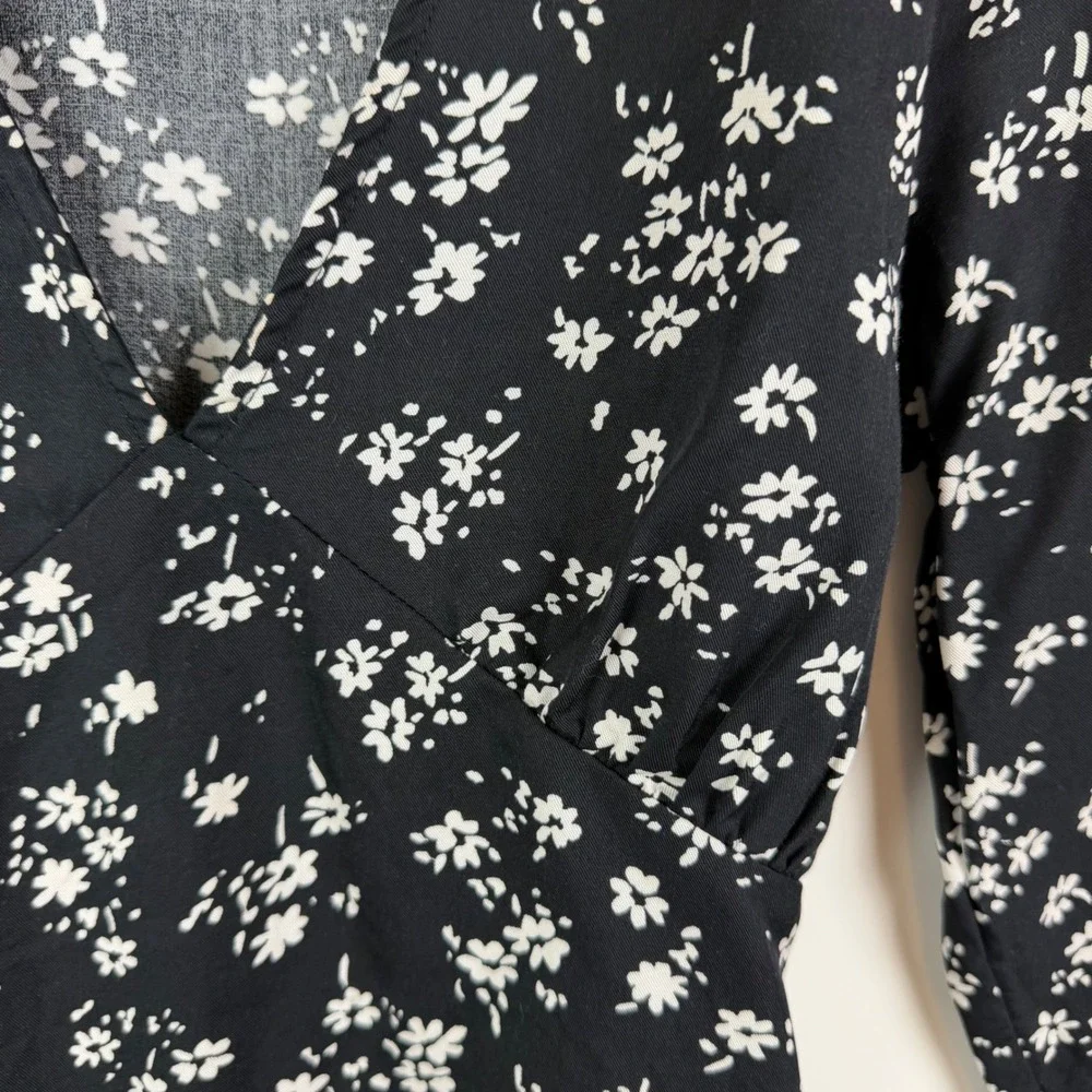 Reformation Black Floral Tie Back Babydoll Blouse Medium Lightweight‎ Feminine